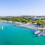 Lovely In Μεντουλίν